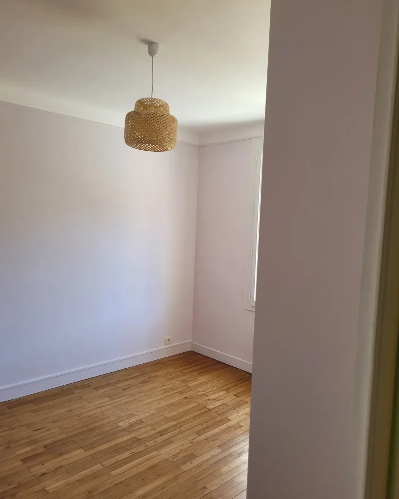 peinture-decoration-interieure-finition-solution-batiment-la-roche-sur-yon (4)