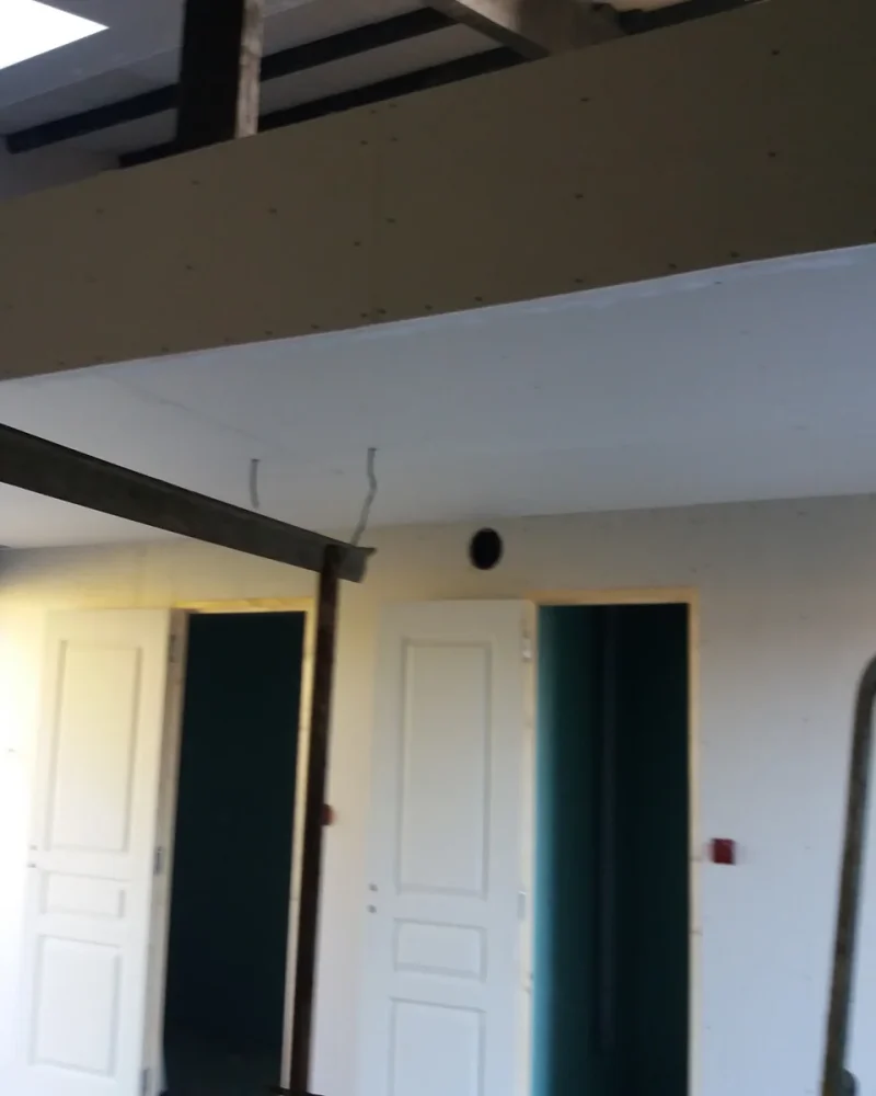 plaquiste-isolation-cloisons-solution-batiment-la-roche-sur-yon (11)